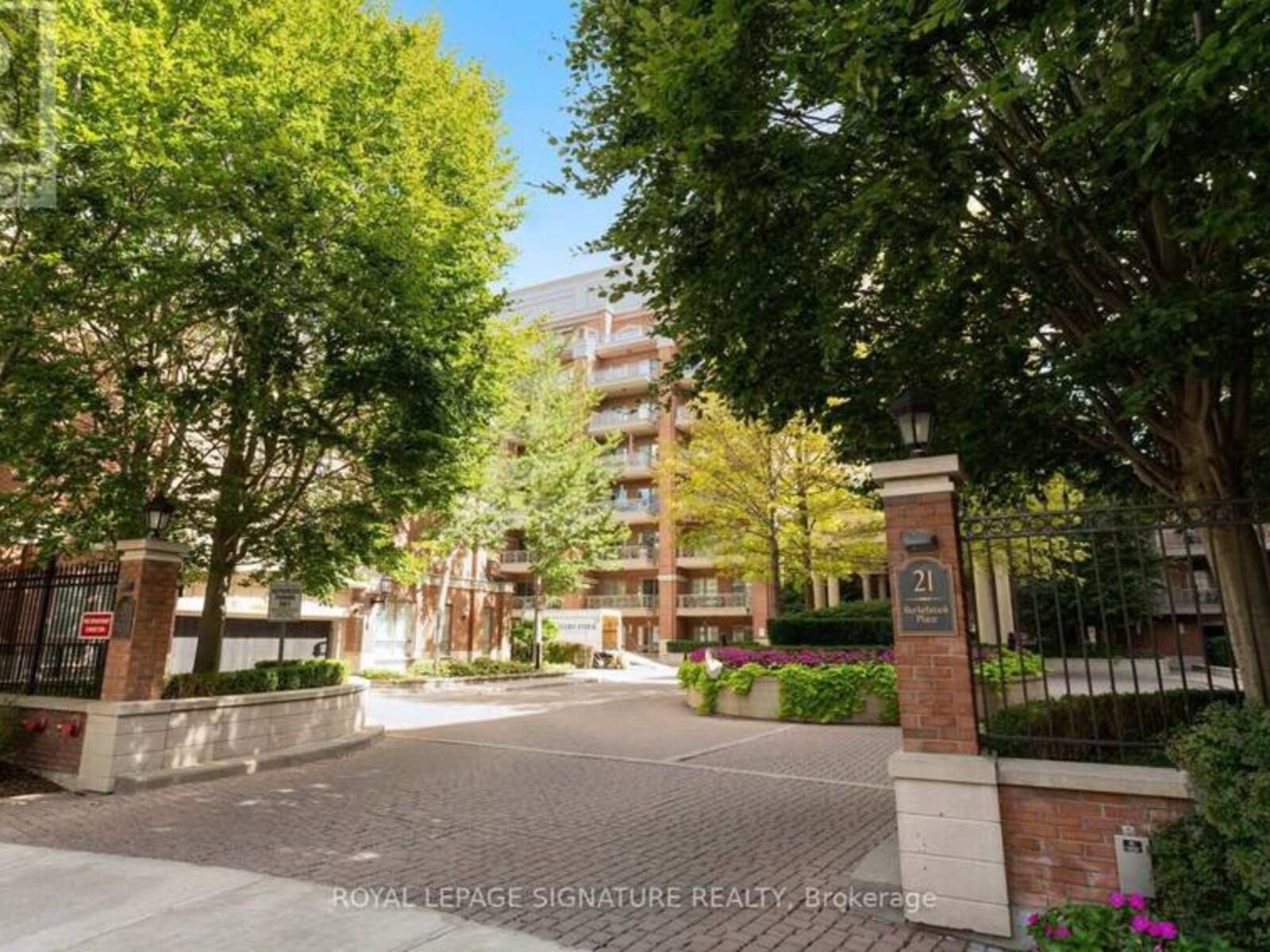 337 - 21 BURKEBROOK PLACE, Toronto, Ontario M4G 0A2