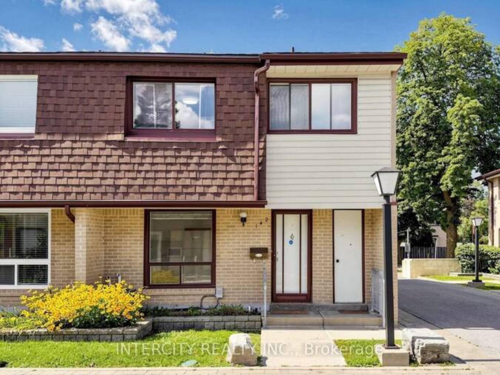142 - 21 LIVONIA PLACE, Toronto, Ontario M1E 4W5