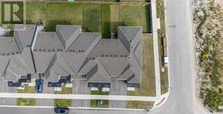 4 ROCHESTER DRIVE | Barrie Ontario | Slide Image Three