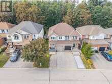 250 FERNDALE DRIVE S | Barrie Ontario | Slide Image Four