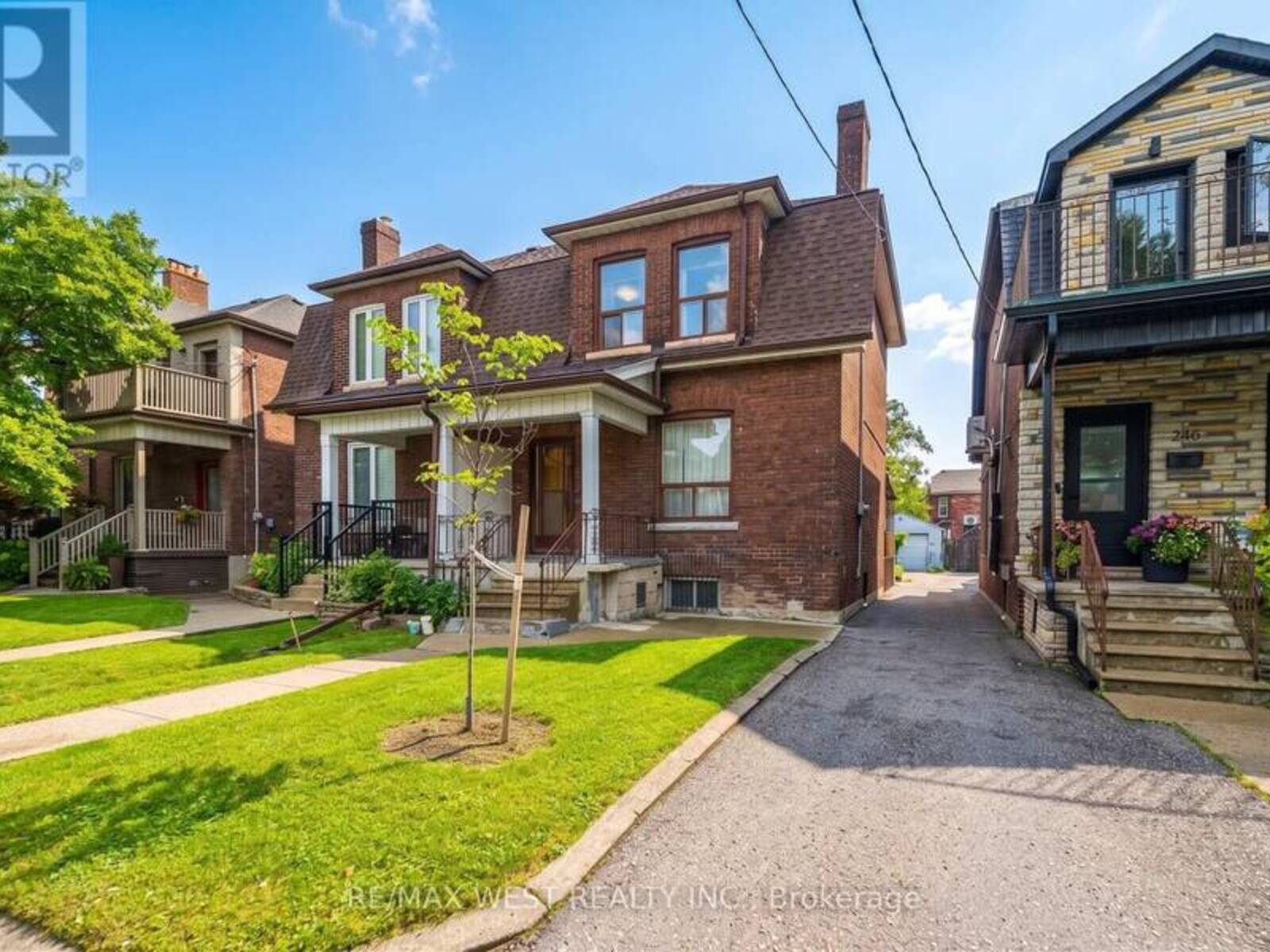 257 DELAWARE AVENUE, Toronto, Ontario M6H 2T7