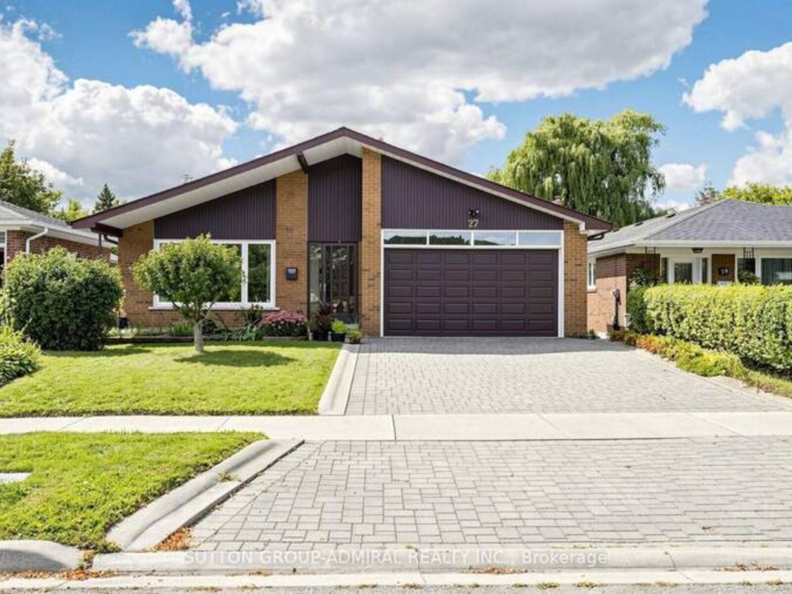 27 WARLINGHAM COURT, Toronto, Ontario M9C 3K2