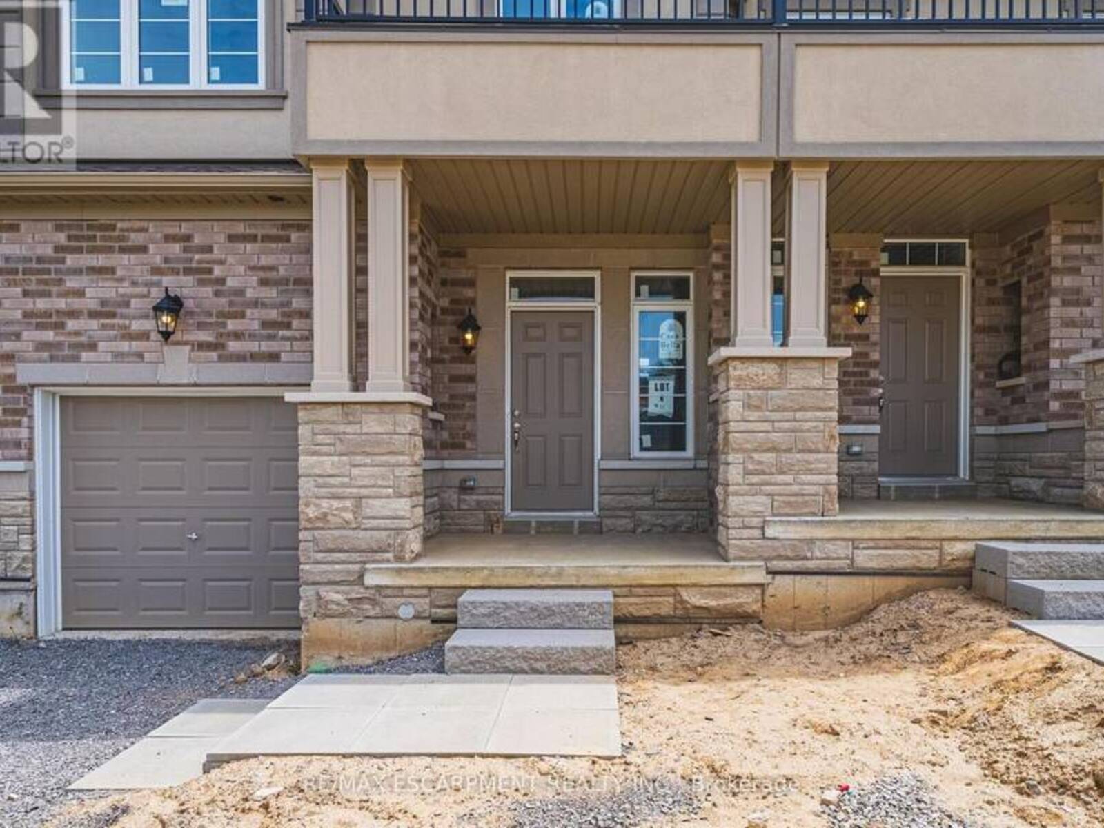 11 DAVINCI BOULEVARD, Hamilton, Ontario L9B 1B7