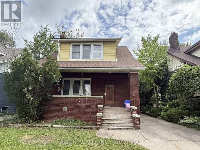 412 PARTINGTON AVENUE Windsor Ontario, N9B 2N5 - 6 Bedrooms Home For Sale