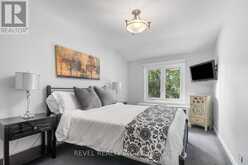 165 NORTHCLIFFE BOULEVARD | Toronto Ontario | Slide Image Fourteen