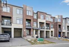 39 DELANO WAY | Newmarket Ontario | Slide Image Two