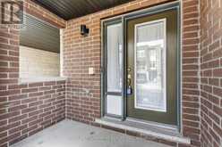 39 DELANO WAY | Newmarket Ontario | Slide Image Four