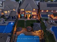 12 RODERICK COURT Richmond Hill Ontario, L4E 0B4