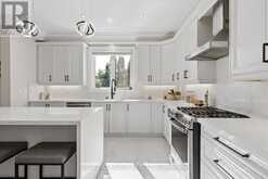 12 RODERICK COURT | Richmond Hill Ontario | Slide Image Nine