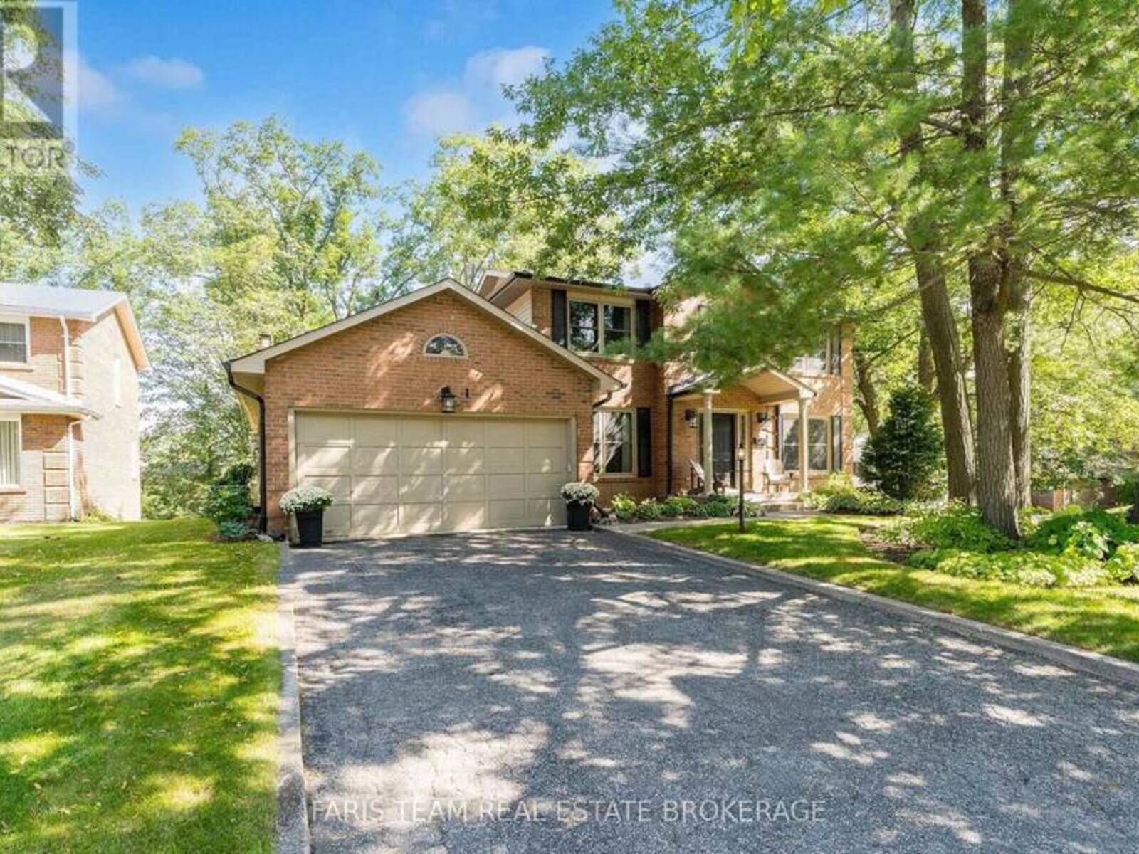 1 SUSAN PLACE, Barrie, Ontario L4N 5P3