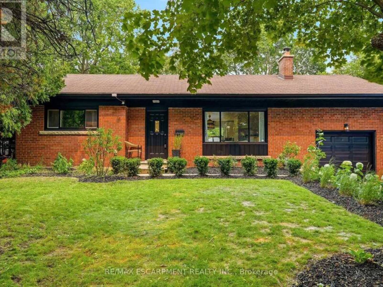 271 LINDEN AVENUE, Burlington, Ontario L7L 2P4