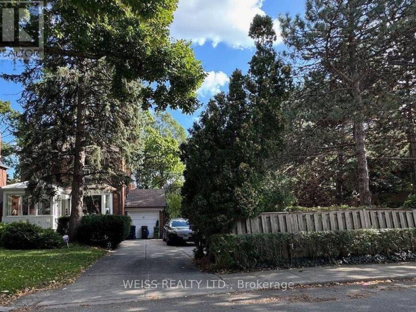 31 ALDBURN ROAD, Toronto, Ontario M6C 2K4
