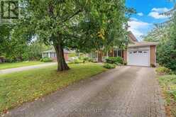 81 TIDEFALL DRIVE | Toronto Ontario | Slide Image Four