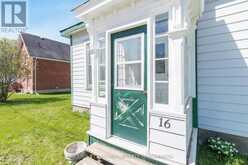 16 PEEL STREET | Penetanguishene Ontario | Slide Image Three