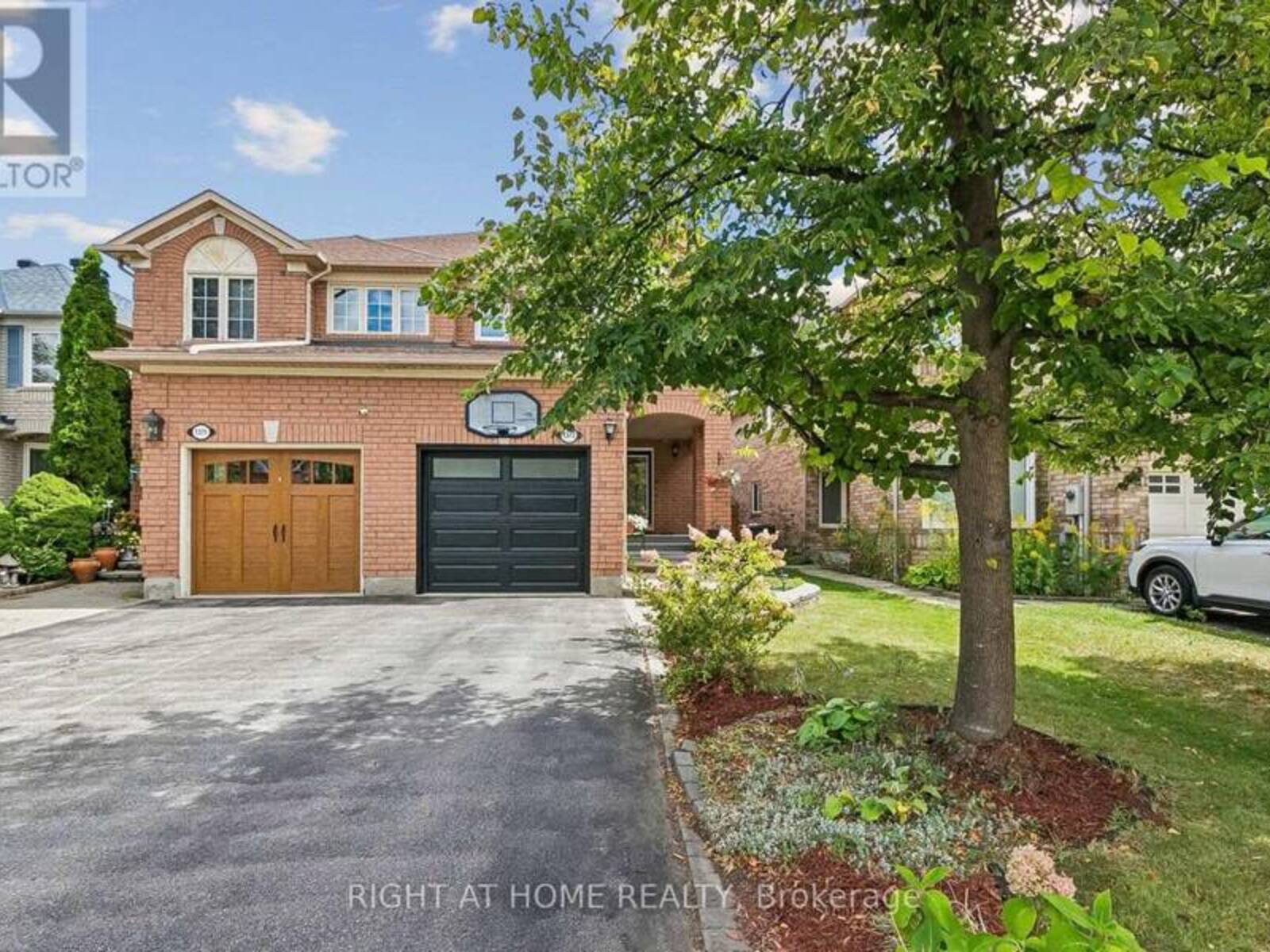 1373 QUEST CIRCLE, Mississauga, Ontario L5N 8B5