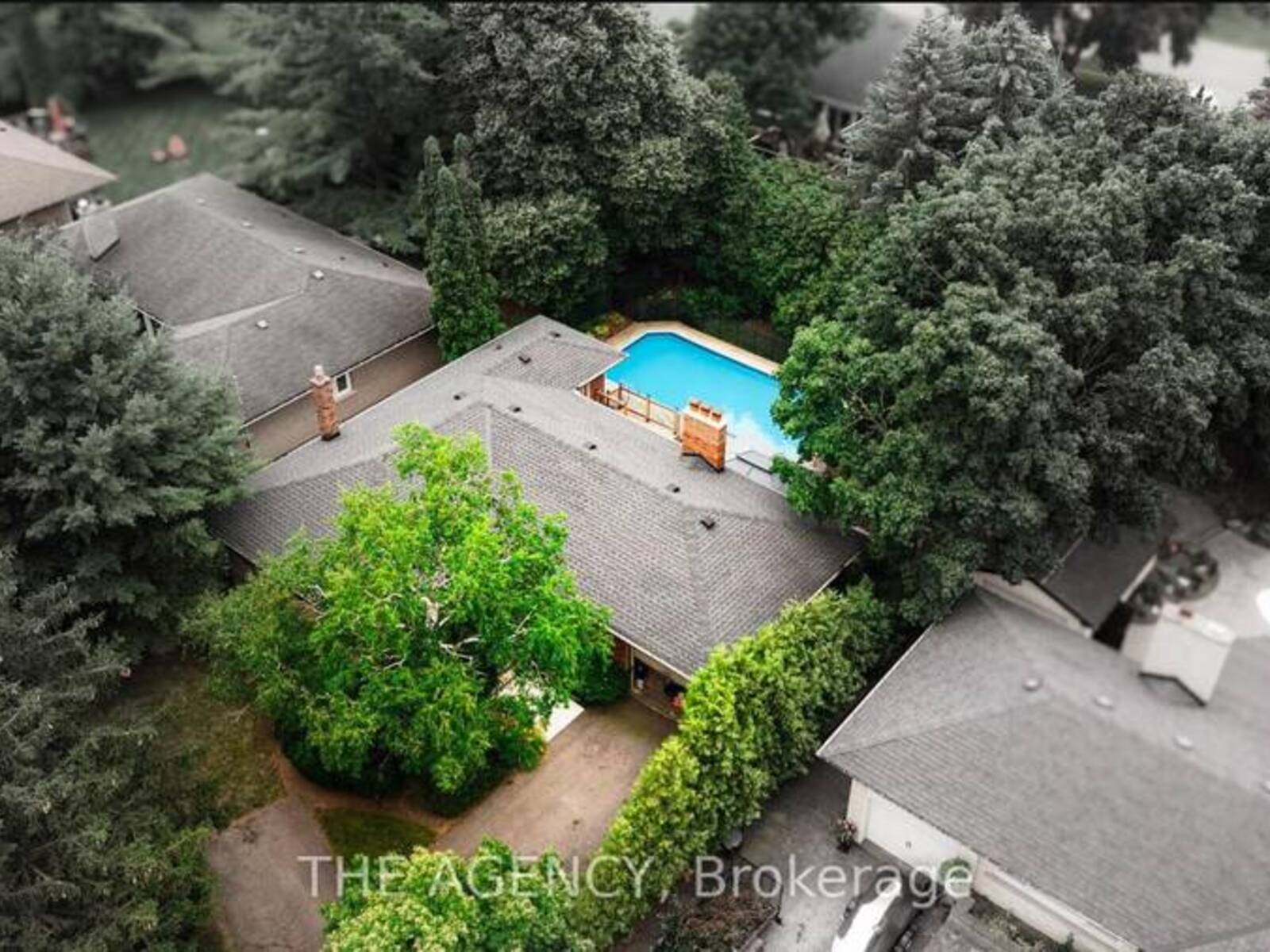 261 WALES CRESCENT, Oakville, Ontario L6L 3X8