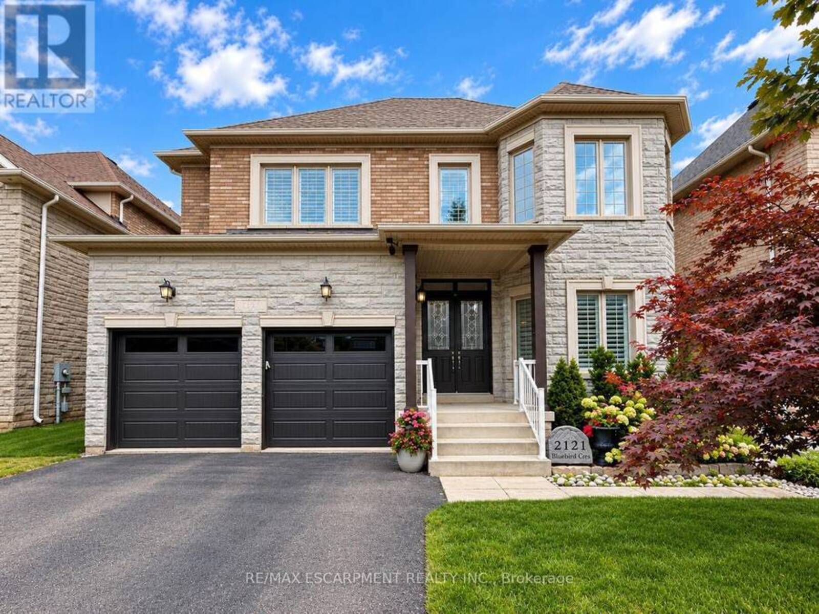 2121 BLACKFOREST CRESCENT, Oakville, Ontario L6M 4T6