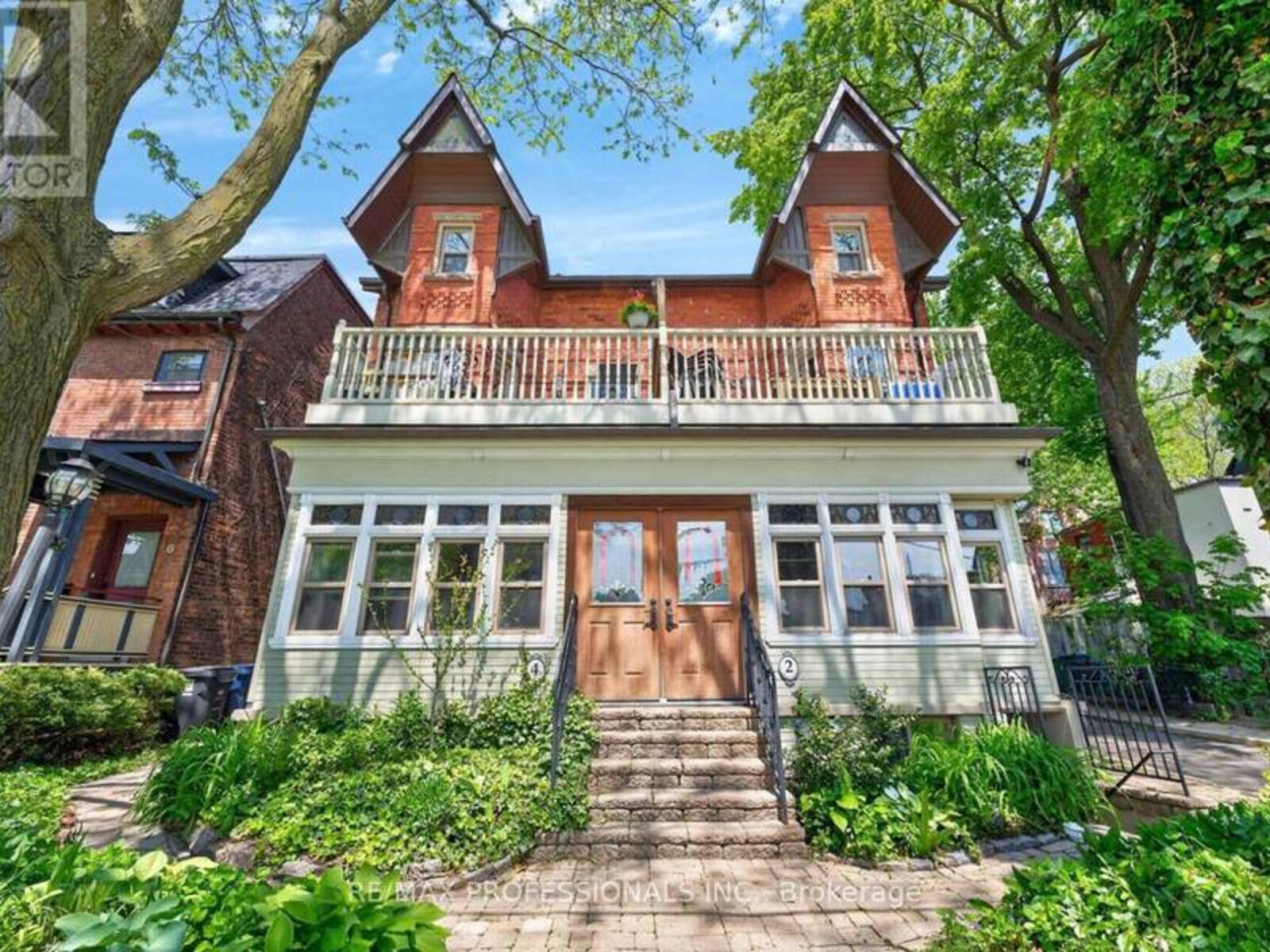 2 AFTON AVENUE, Toronto, Ontario M6J 1R7