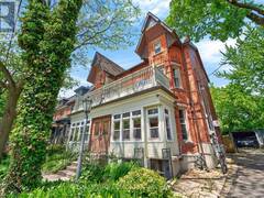2 AFTON AVENUE Toronto Ontario, M6J 1R7
