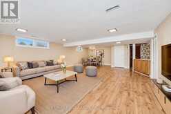 61 BICKERTON CRESCENT | Toronto Ontario | Slide Image Ten