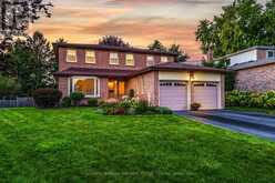 893 ARNOLD CRESCENT | Newmarket Ontario | Slide Image One