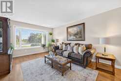 893 ARNOLD CRESCENT | Newmarket Ontario | Slide Image Six