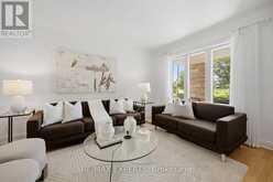 90 HEATHROW DRIVE | Toronto Ontario | Slide Image Five