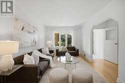 90 HEATHROW DRIVE | Toronto Ontario | Slide Image Six