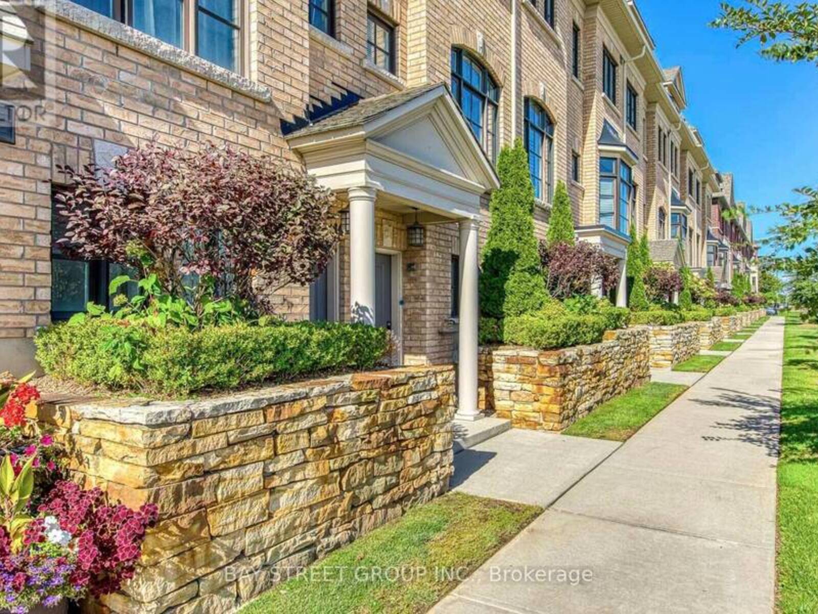 #14 - 2172 TRAFALGAR ROAD, Oakville, Ontario L6H 0N3