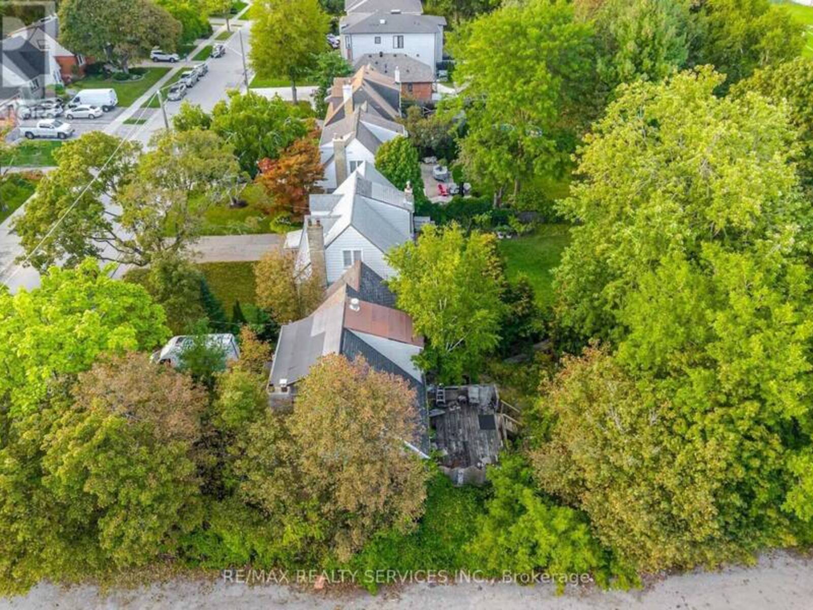 7 ASHBOURNE DRIVE, Toronto, Ontario M9B 4H1