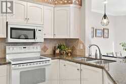 90 FOXBOROUGH DRIVE | Ancaster Ontario | Slide Image Nine