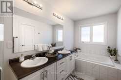 28 CUPPLES FARM LANE | East Gwillimbury Ontario | Slide Image Forty