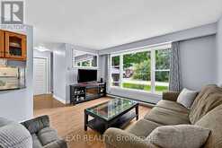 19 FAIRCREST AVENUE | Georgina Ontario | Slide Image Ten