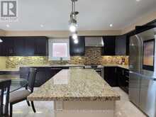 70 BILBERMAR DRIVE | Richmond Hill Ontario | Slide Image Thirteen