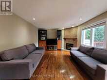 70 BILBERMAR DRIVE | Richmond Hill Ontario | Slide Image Eighteen