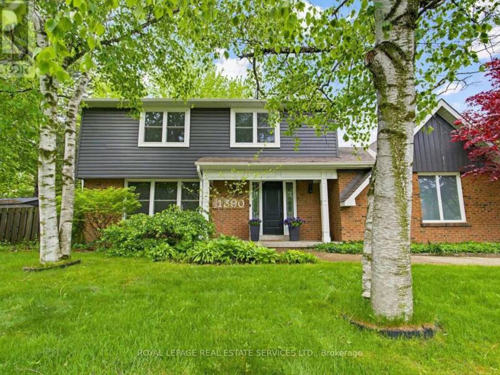 1390 PEERLESS COURT, Oakville, Ontario L6H 3A4