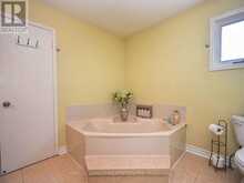 4550 KETTLEBY COURT | Mississauga Ontario | Slide Image Eighteen