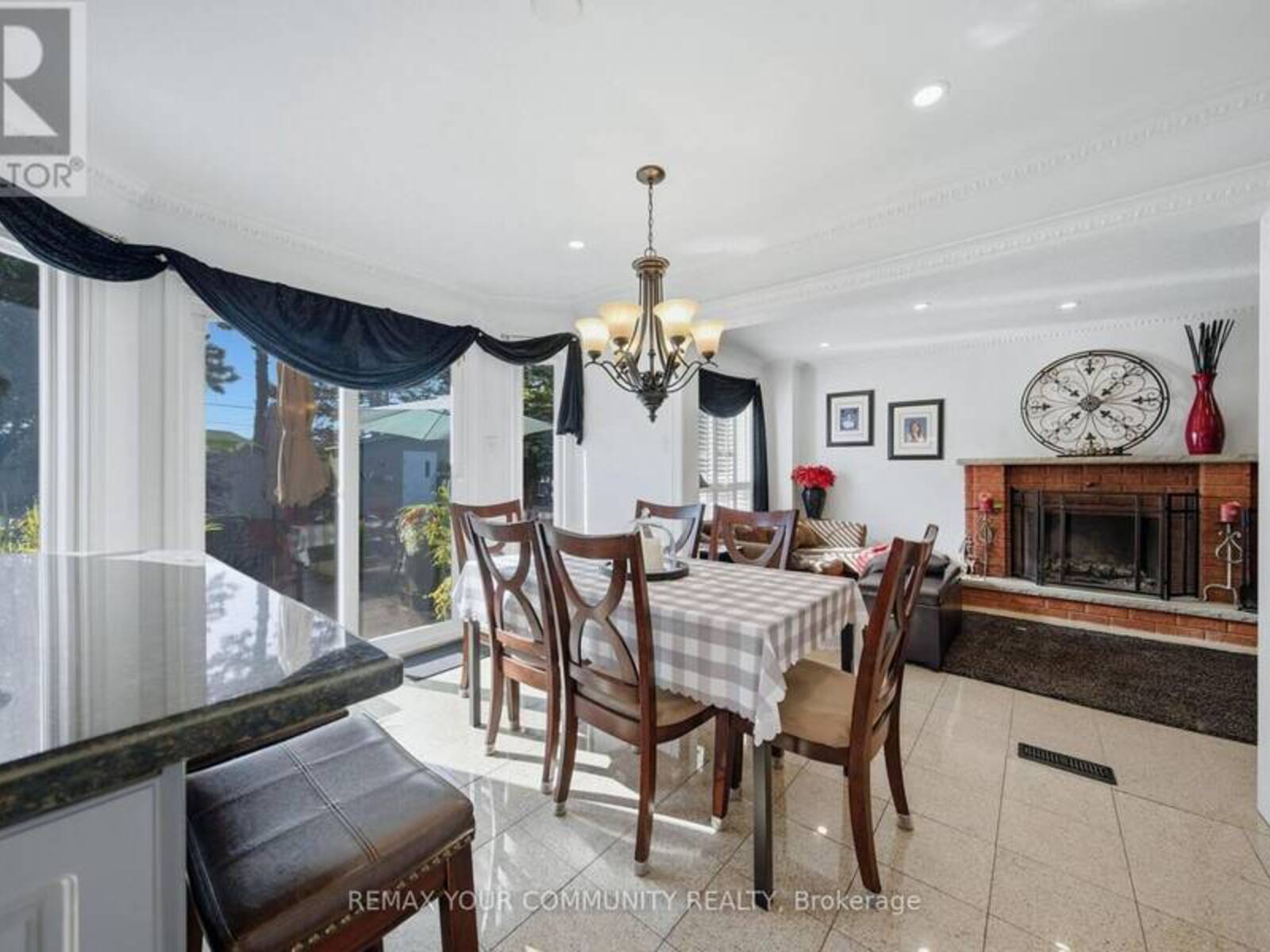44 CANDY CRESCENT W, Brampton, Ontario L6X 3Z6