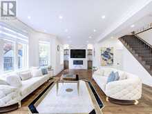 22 GRAND OAK DRIVE | Richmond Hill Ontario | Slide Image Fifteen