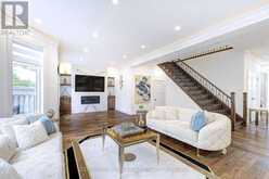 22 GRAND OAK DRIVE | Richmond Hill Ontario | Slide Image Sixteen