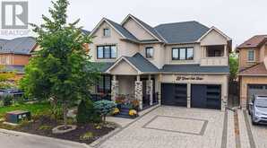 22 GRAND OAK DRIVE | Richmond Hill Ontario | Slide Image One