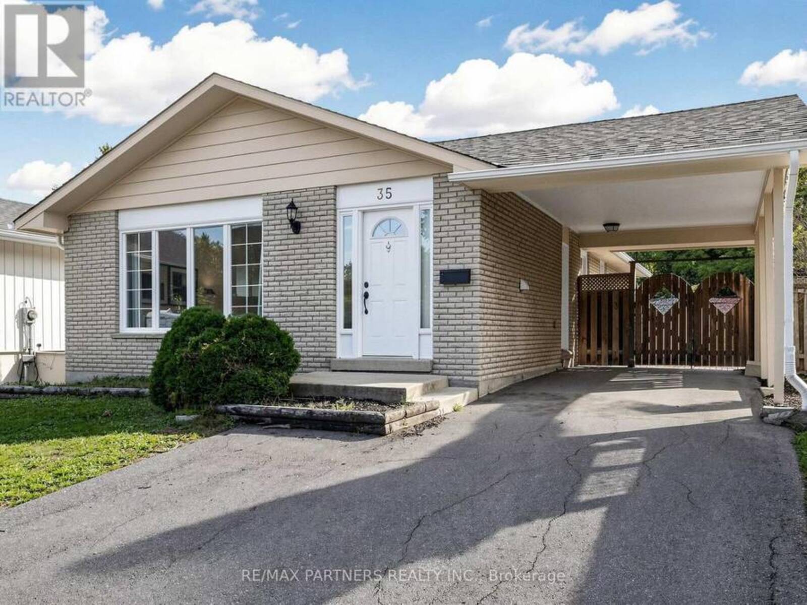 35 CULHAM STREET, Oakville, Ontario L6H 1G3