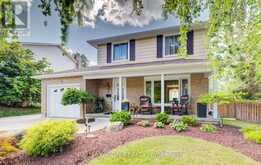 7 VINTAGE CRESCENT | Kitchener Ontario | Slide Image Four