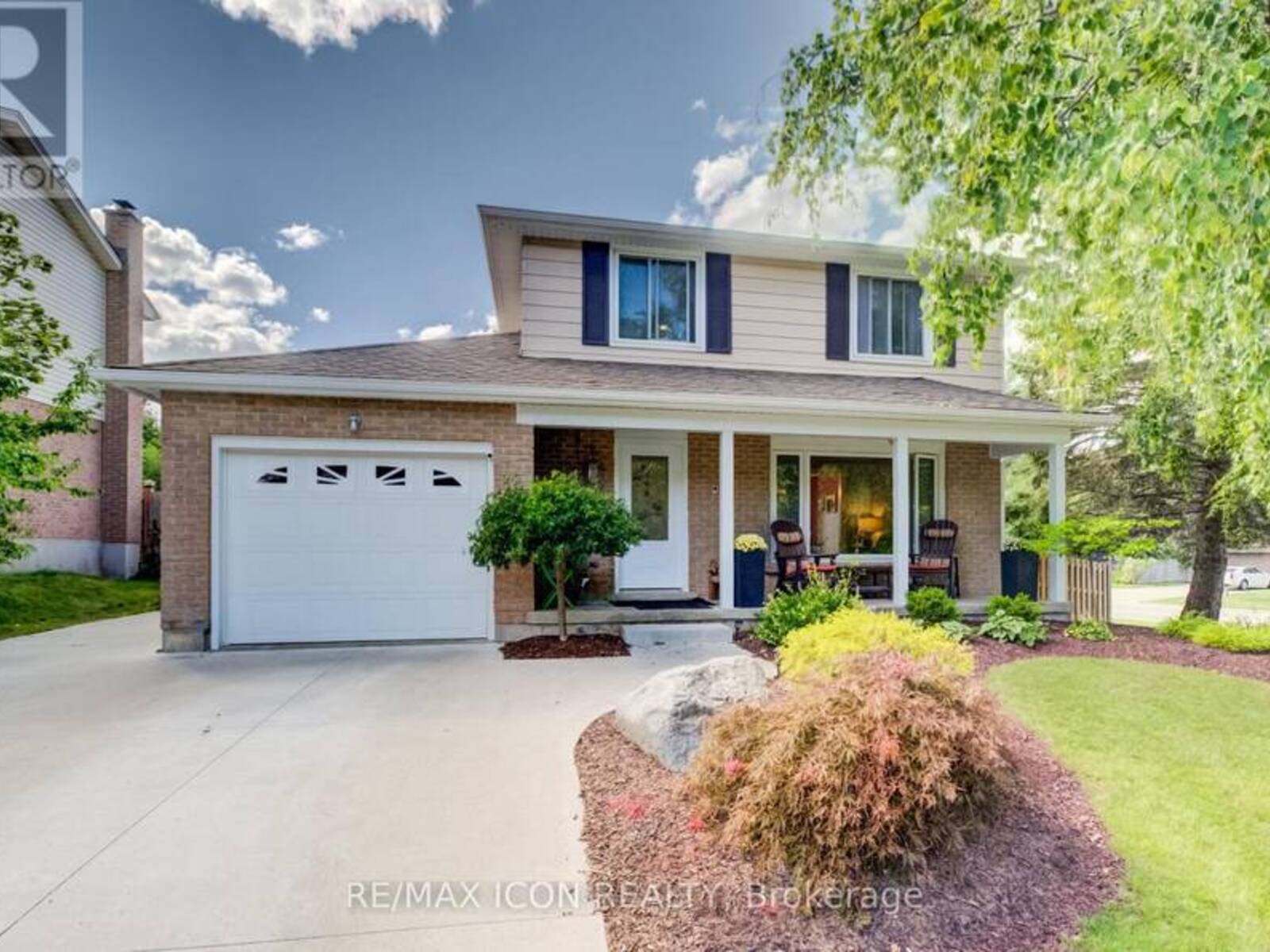7 VINTAGE CRESCENT, Kitchener, Ontario N2P 1L1