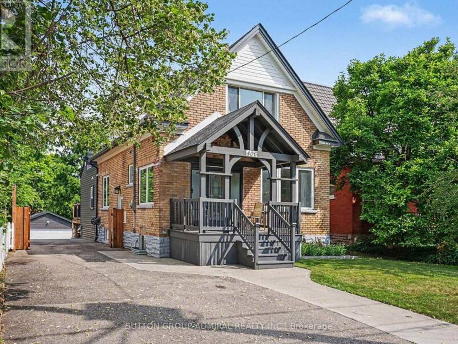 406 STIRLING AVENUE S, Kitchener, Ontario N2M 3H9