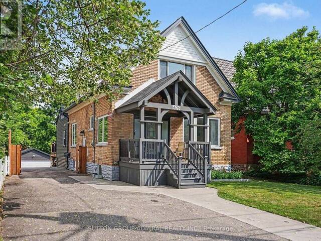 406 STIRLING AVENUE S Kitchener Ontario, N2M 3H9 - 4 Bedrooms Home For Sale