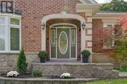 71 WILLOW FARM LANE | Aurora Ontario | Slide Image Five