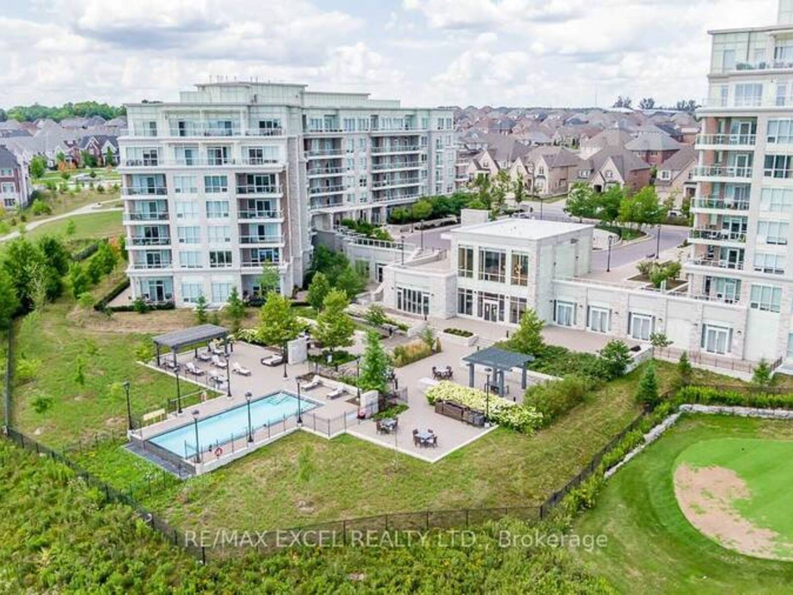 208 - 9 STOLLERY POND CRESCENT, Markham, Ontario L6C 1K4