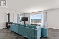 18172 ERIE SHORE DRIVE | Chatham-Kent Ontario | Slide Image Eight