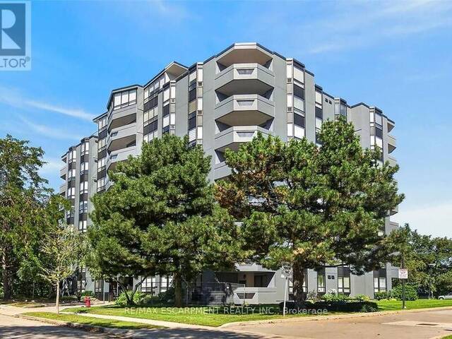 202 - 6 VILLAGE GREEN BOULEVARD Hamilton Ontario, L8G 5B7 - 2 Bedrooms Condo For Sale